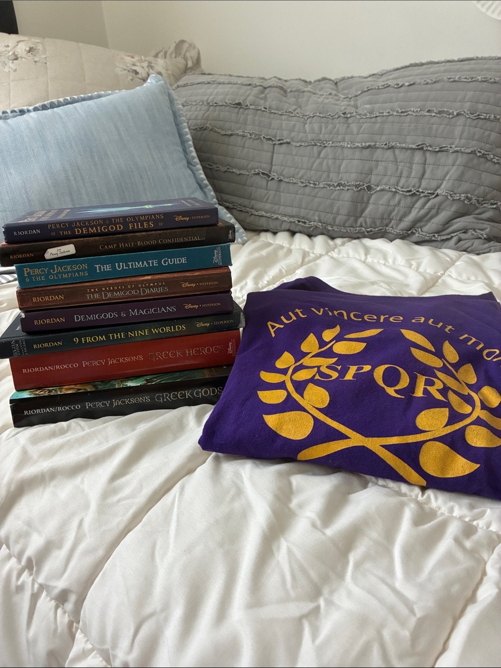 Percy Jackson Fan Bundle - SPQR graphic t-shirt + 8 books